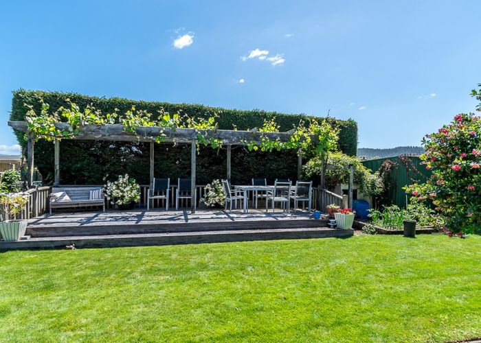  at 129 North Shore Road, Eskdale