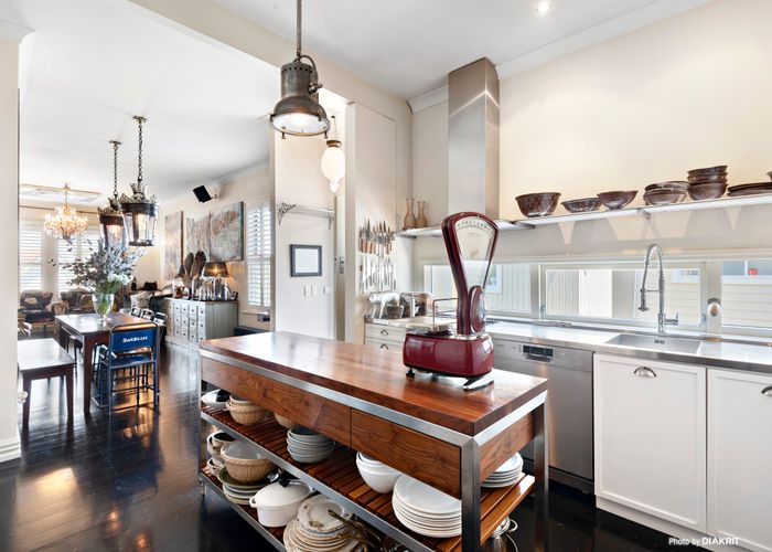  at 22 Charlotte Avenue, Brooklyn, Wellington