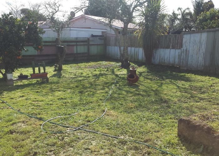  at 12 Pinfold Avenue, Hamilton East, Hamilton