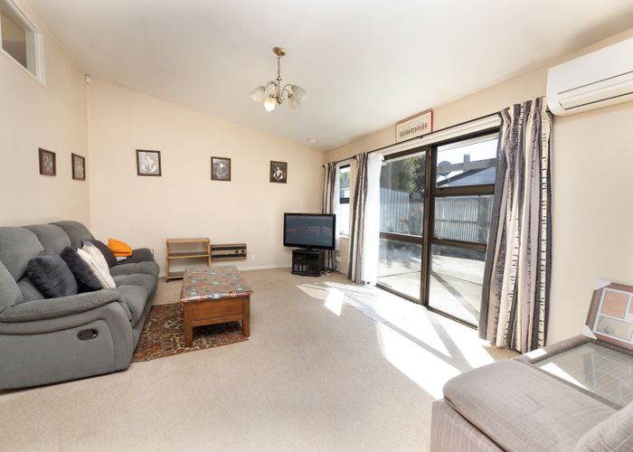  at 1/5 Crofton Road, Harewood, Christchurch