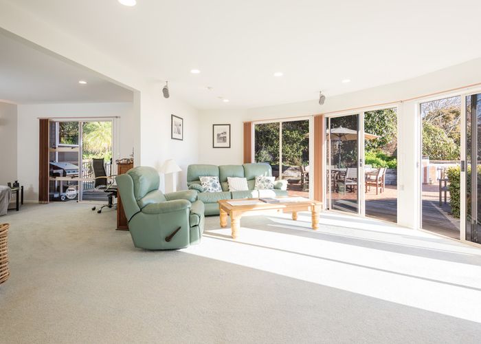  at 2 Valhalla Close, Richmond