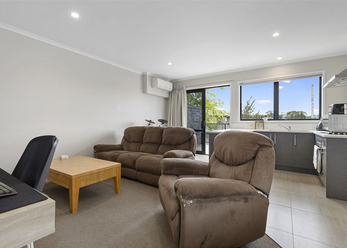  at 8/16 Jones Crescent, Melville, Hamilton