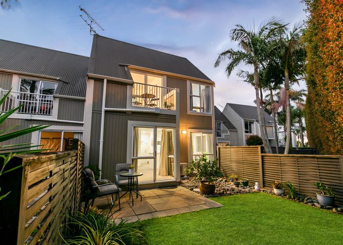  at 18/33 School Road, Kingsland, Auckland