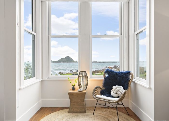  at 206 The Esplanade, Island Bay, Wellington