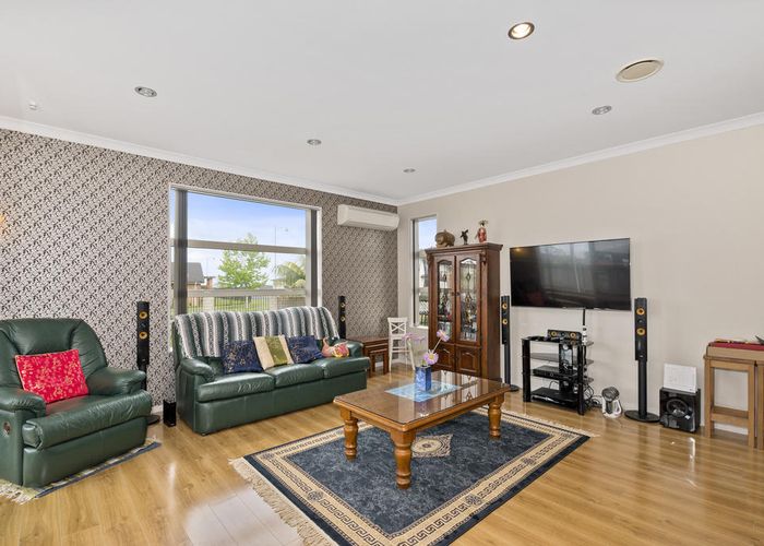  at 2 Murray Becroft Avenue , Henderson, Auckland