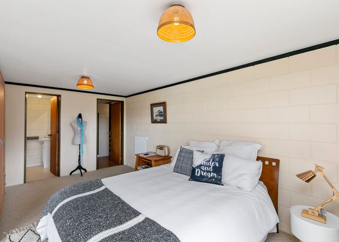  at 5 Cassis Place, Crofton Downs, Wellington
