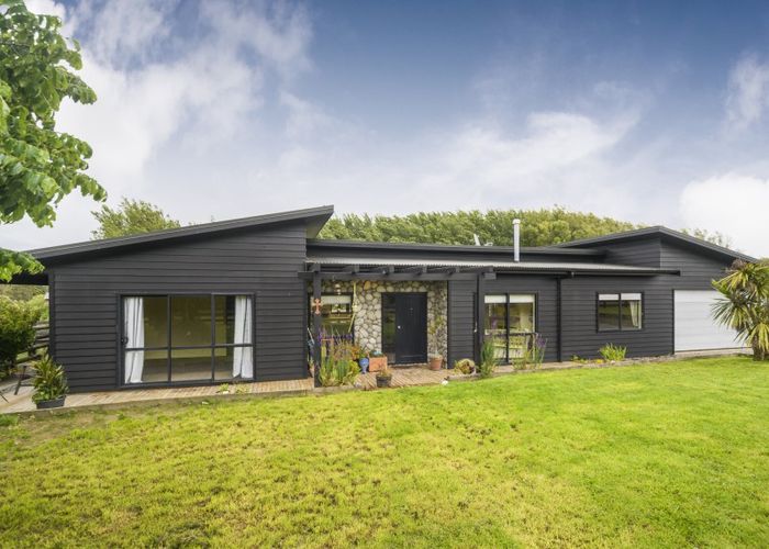  at 235D Watershed Road, Bunnythorpe