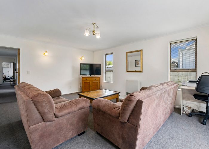  at 2/53 Britannia Street, Petone, Lower Hutt