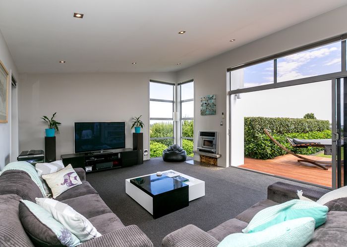  at 37C Shelter Grove, Frankleigh Park, New Plymouth