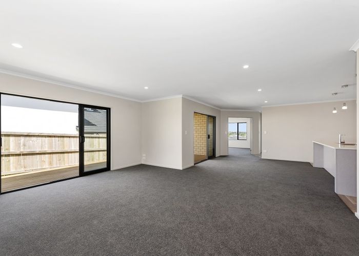  at 40 Sylvester Crescent, Flagstaff, Hamilton
