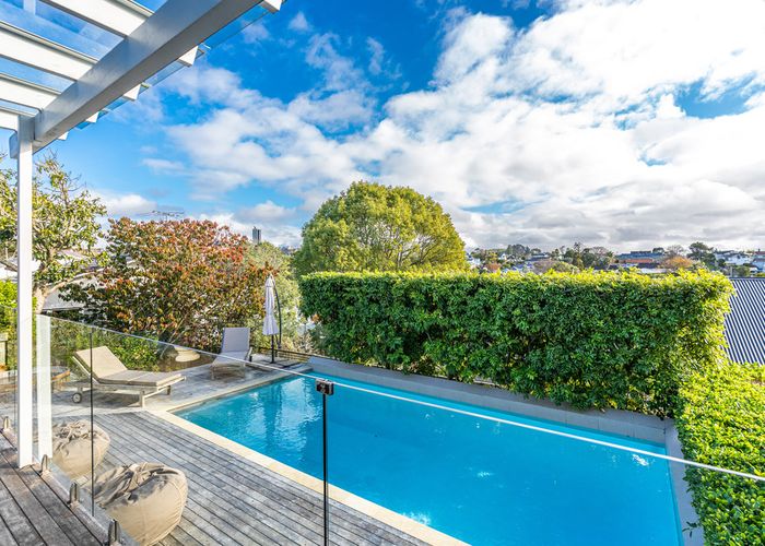  at 33 Komaru Street, Remuera, Auckland