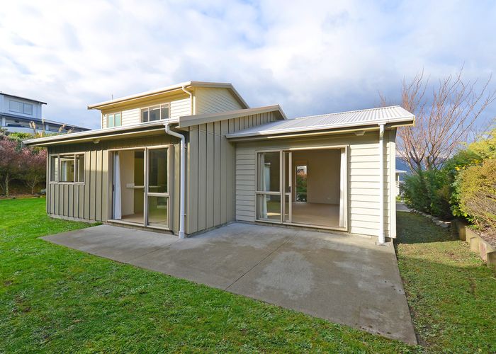  at 28 Kirton Drive, Riverstone Terraces, Upper Hutt