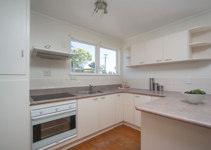  at 82 Boundary Road, Blockhouse Bay, Auckland