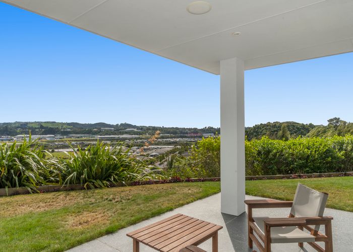  at 40 Broadwater Close, Pyes Pa, Tauranga