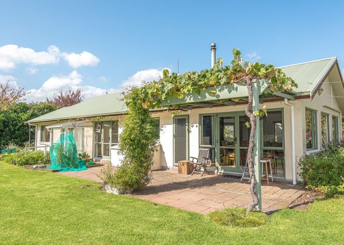  at 16 Lucknow Street, Aramoho, Whanganui