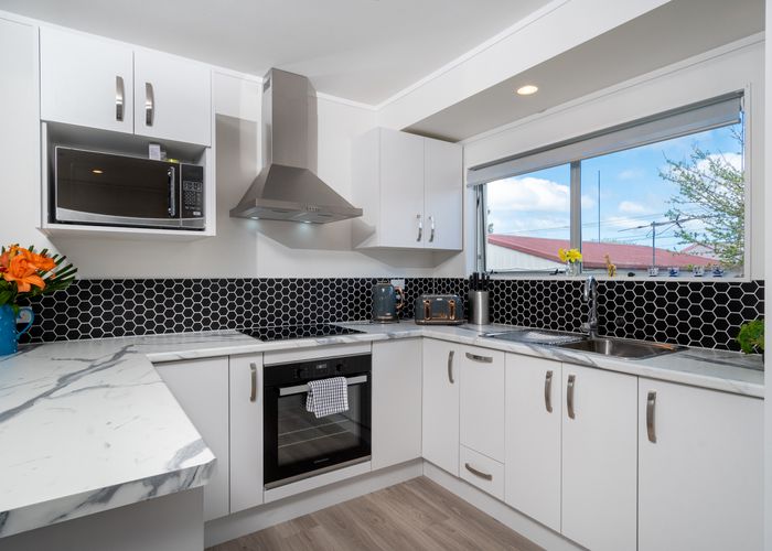  at 1/16 Starforth Place, Henderson, Auckland