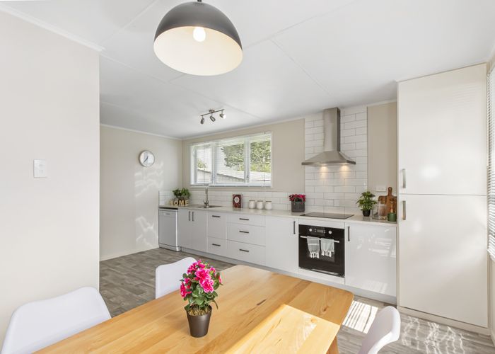  at 5 Sutton Avenue, Mangere East, Auckland