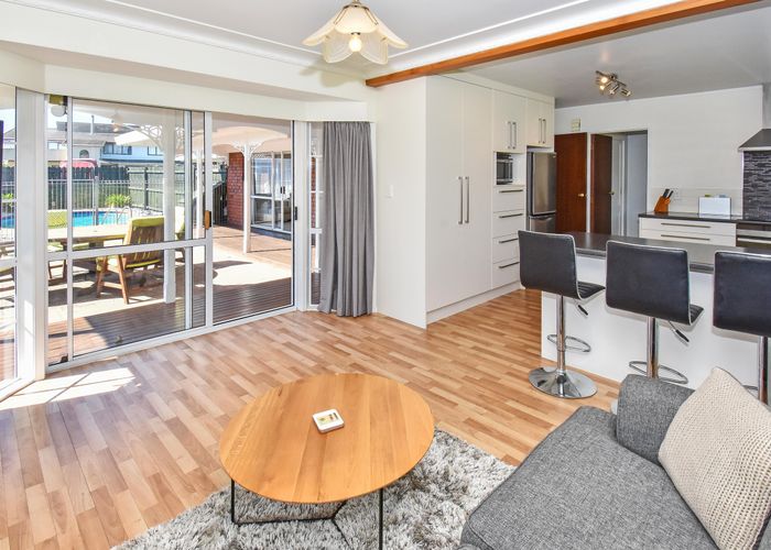  at 3 Dingwall Place, Papatoetoe, Auckland