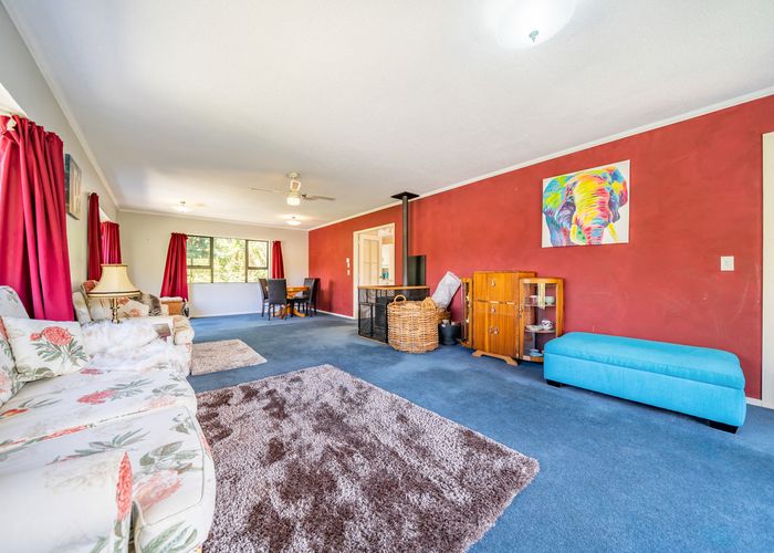  at 10 Avian Road, Blue Mountains, Upper Hutt