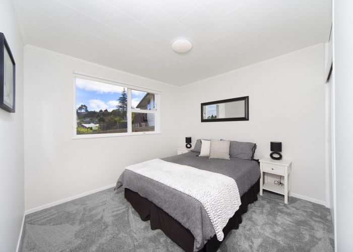  at 9 Datura Place, Sunnynook, Auckland