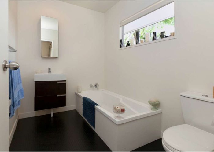  at 2A Pickett Avenue, Sandringham, Auckland