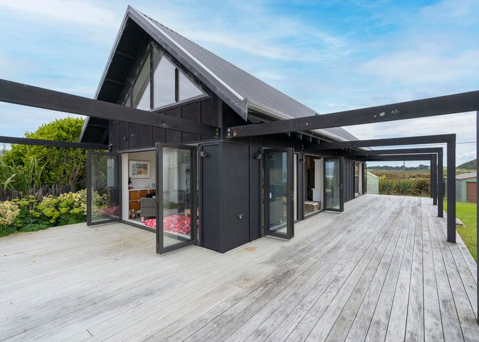  at 497 Waikawa-Curio Bay Road, CURIO BAY, TOKANUI