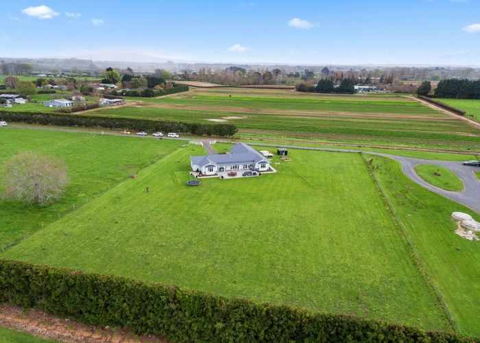  at 210B Pickering Road, Cambridge