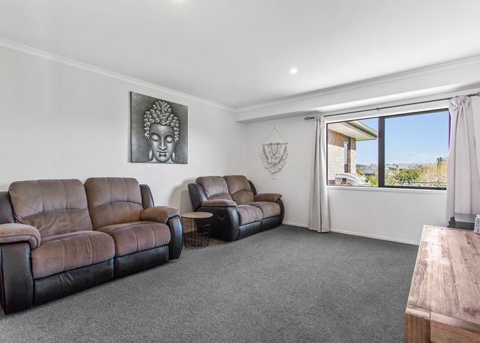  at 4 Armstrong Way, Waiuku, Waiuku