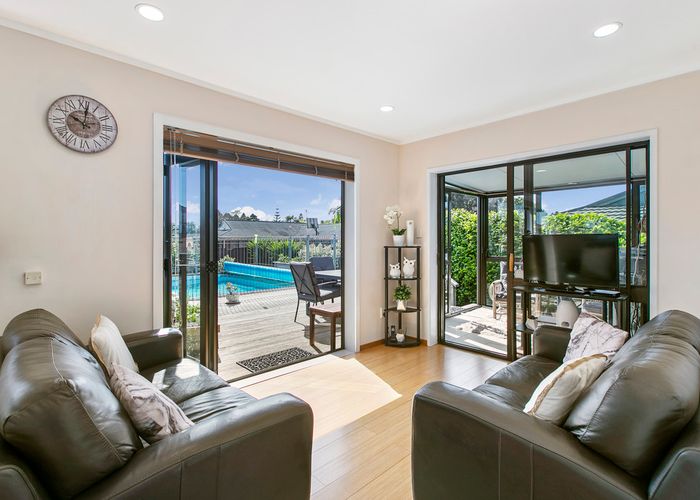  at 3 Elrita Place, Conifer Grove, Takanini