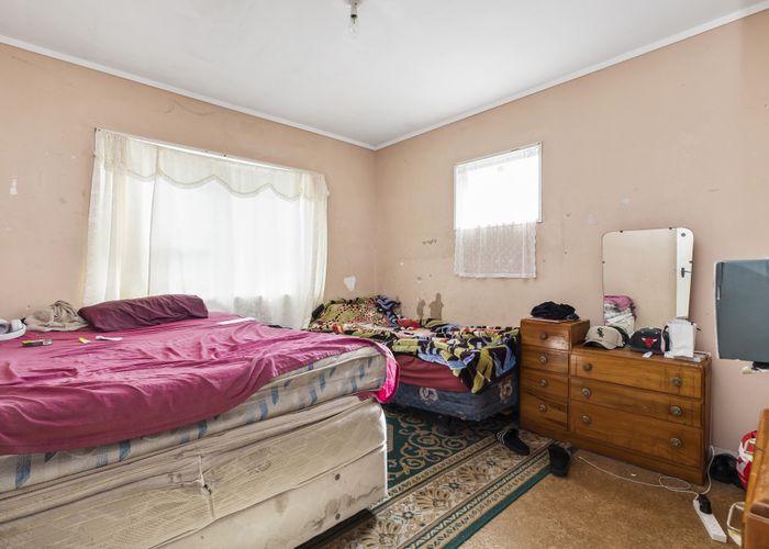  at 321 Roscommon Road, Clendon Park, Auckland