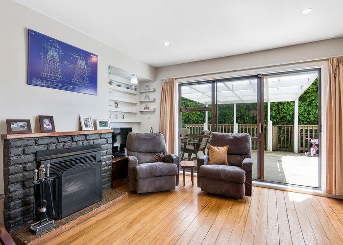  at 14 Frederick Street, Tawa, Wellington