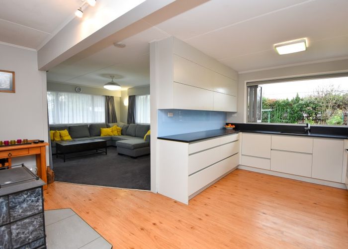  at 76 Victoria Street, Carterton