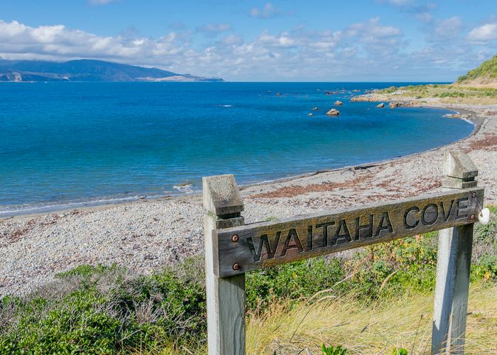  at 414 Queens Drive, Lyall Bay, Wellington