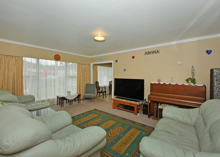  at 10 Parkway, Wainuiomata, Lower Hutt