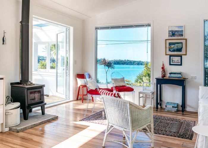  at 44 Lannan Road, Surfdale, Waiheke Island