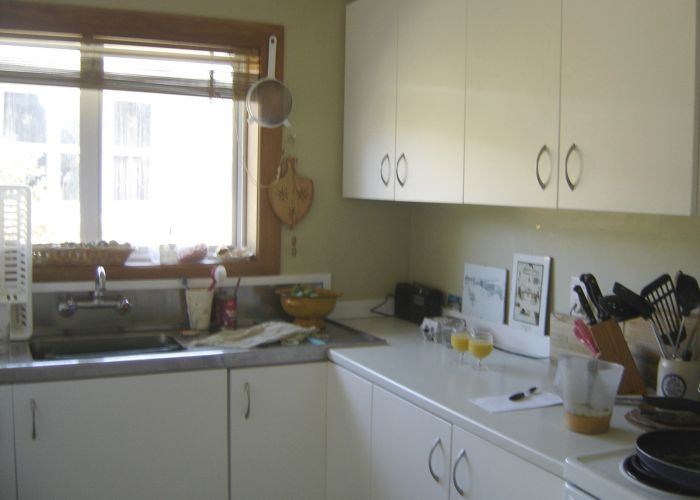  at 6 Sutton Crescent, Hillcrest, Hamilton
