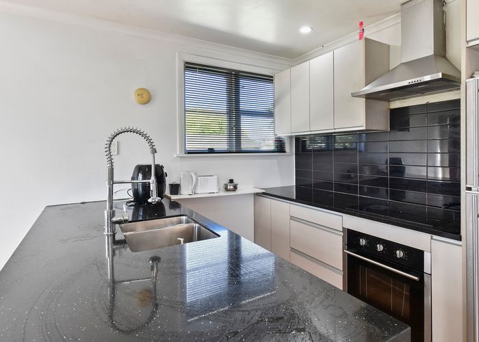  at 2/11 Nield Road, Manurewa, Auckland
