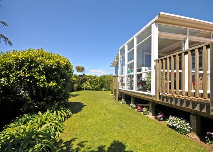  at 4 Selkirk Way, Karori, Wellington