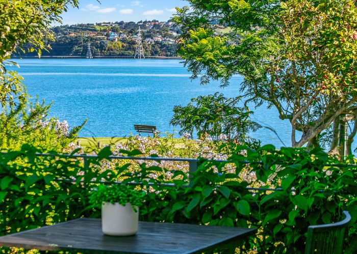  at 12 Kiwi Esplanade, Mangere Bridge, Auckland