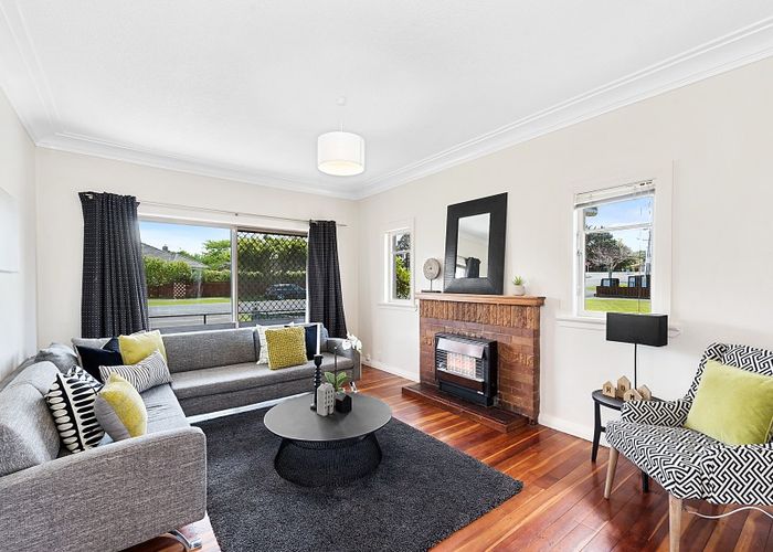  at 7 Storey Avenue, Forest Lake, Hamilton