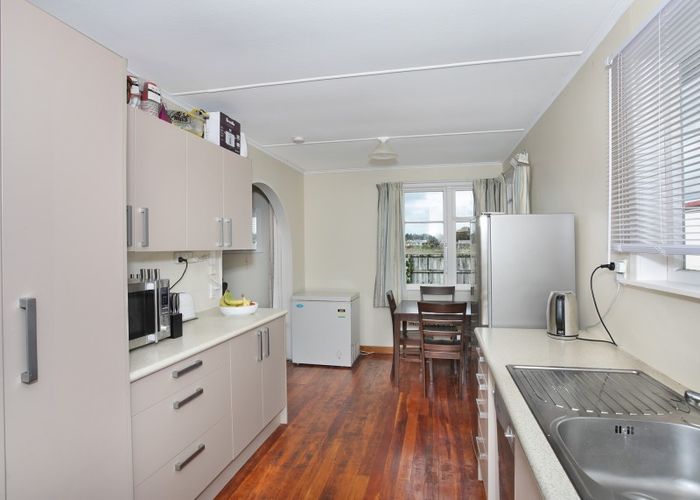  at 14 Racecourse Avenue, Marton