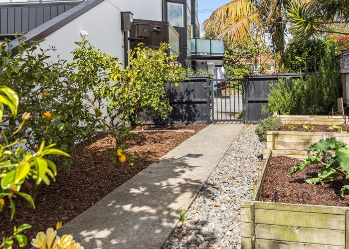  at 2/130 Maskell Street, St Heliers, Auckland