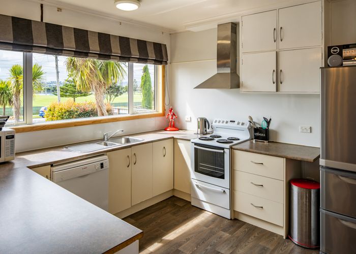  at 2/11 Awarua Street, Elsdon, Porirua