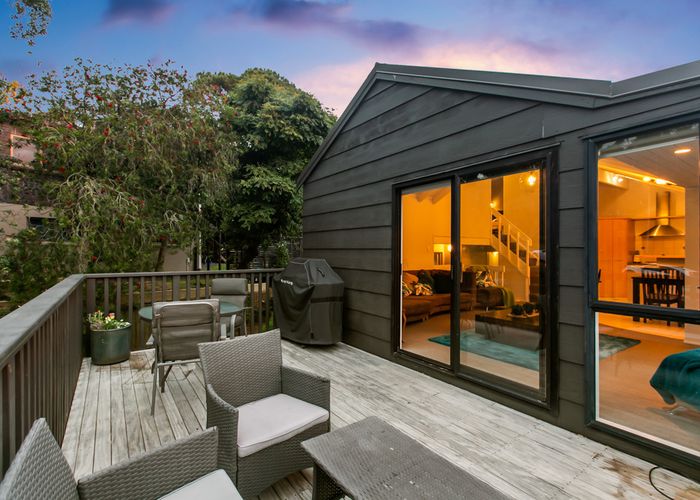  at 5 Hebe Place, Birkenhead, Auckland