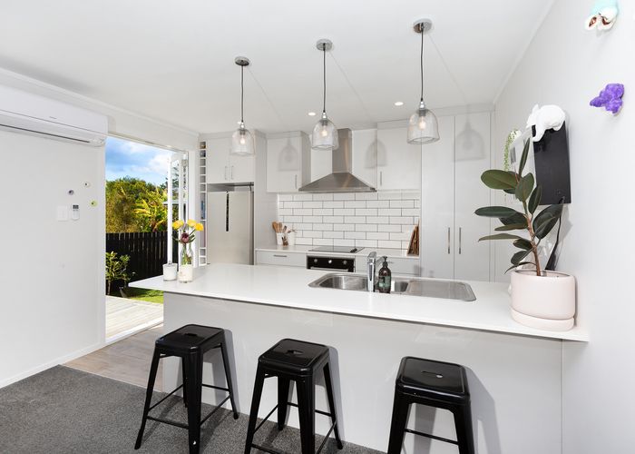  at 1/99 Hobsonville Road, West Harbour, Auckland