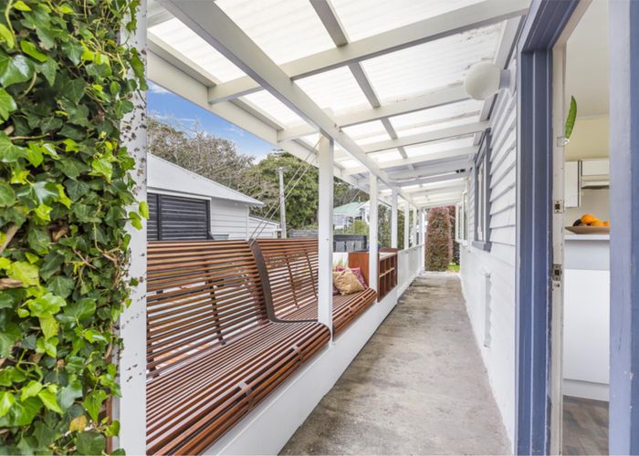  at 6 Thanet Avenue, Sandringham, Auckland