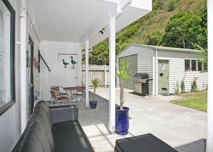  at 4/420 Queens Drive, Lyall Bay, Wellington