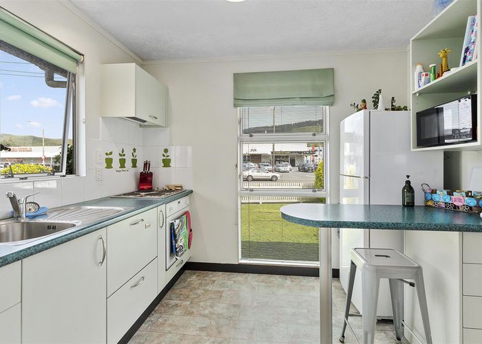  at 1/46 Oxford Street, Tawa, Wellington