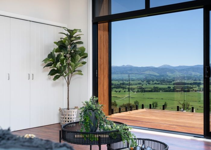  at 4 Airstrip Ridge, Parkvale