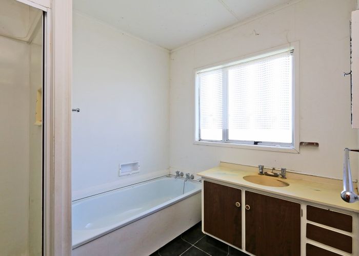  at 36 Dover Road, Flaxmere, Hastings